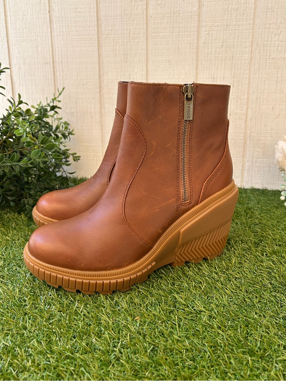 SOREL women 
Ona Ave'' Zip Wedge Booties Color: Velvet Tan, Gum 2 size 9.5 new - Picture 11 of 16